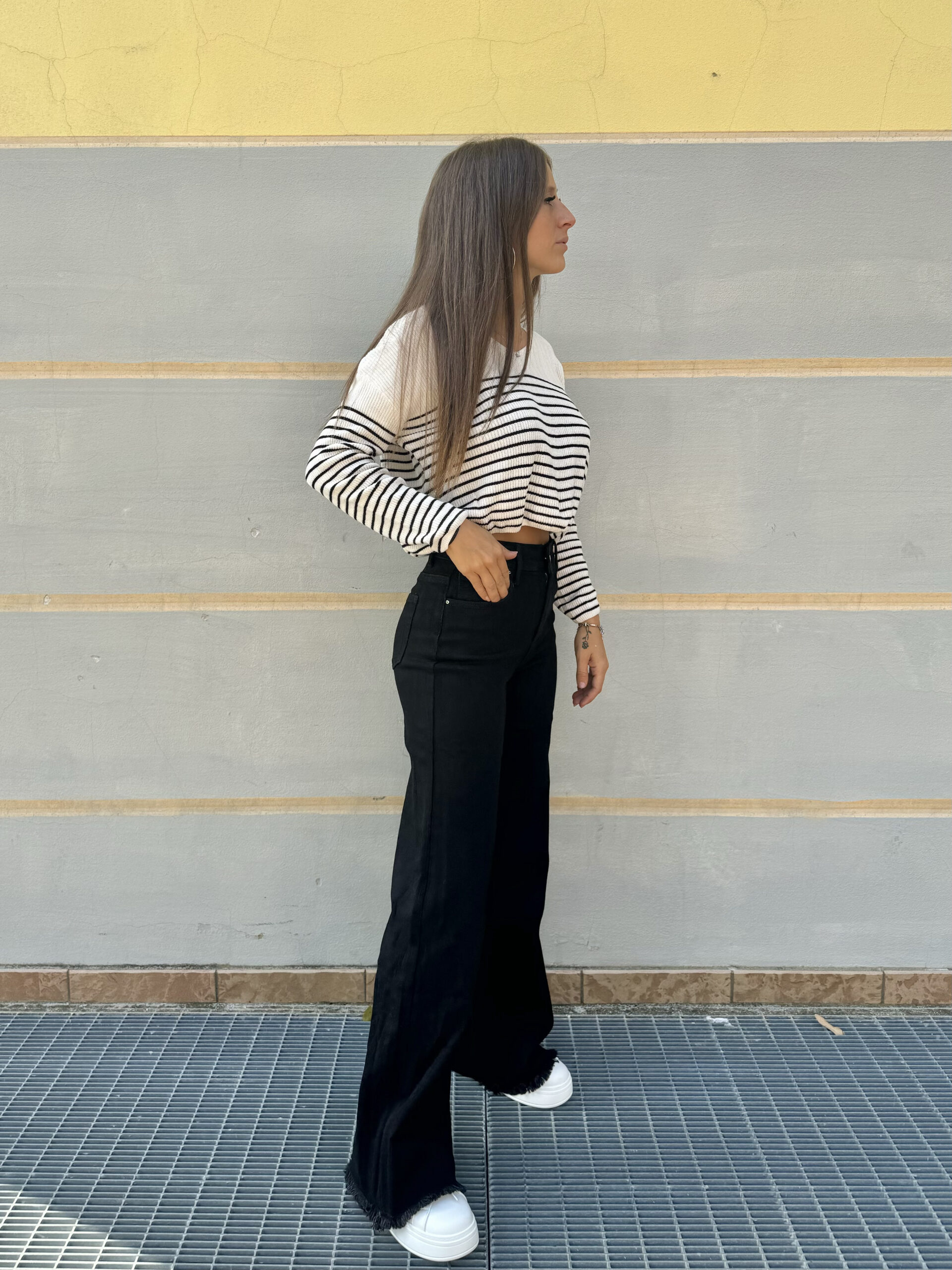 JEANS NERI A PALAZZO